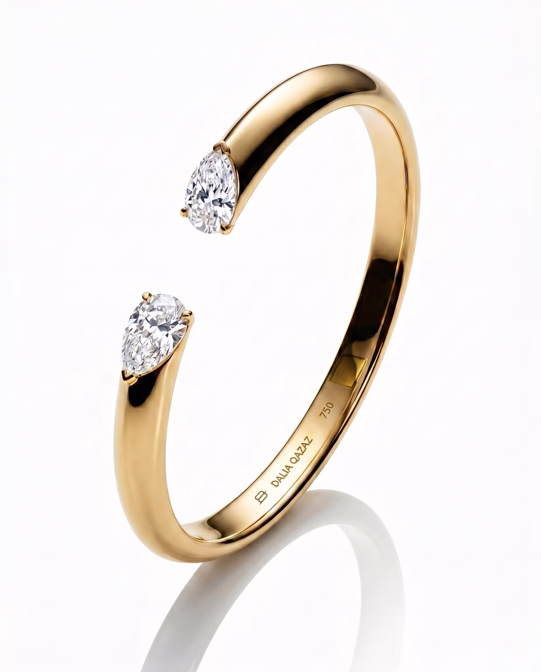 Poire Royale Bangle — Yellow Gold