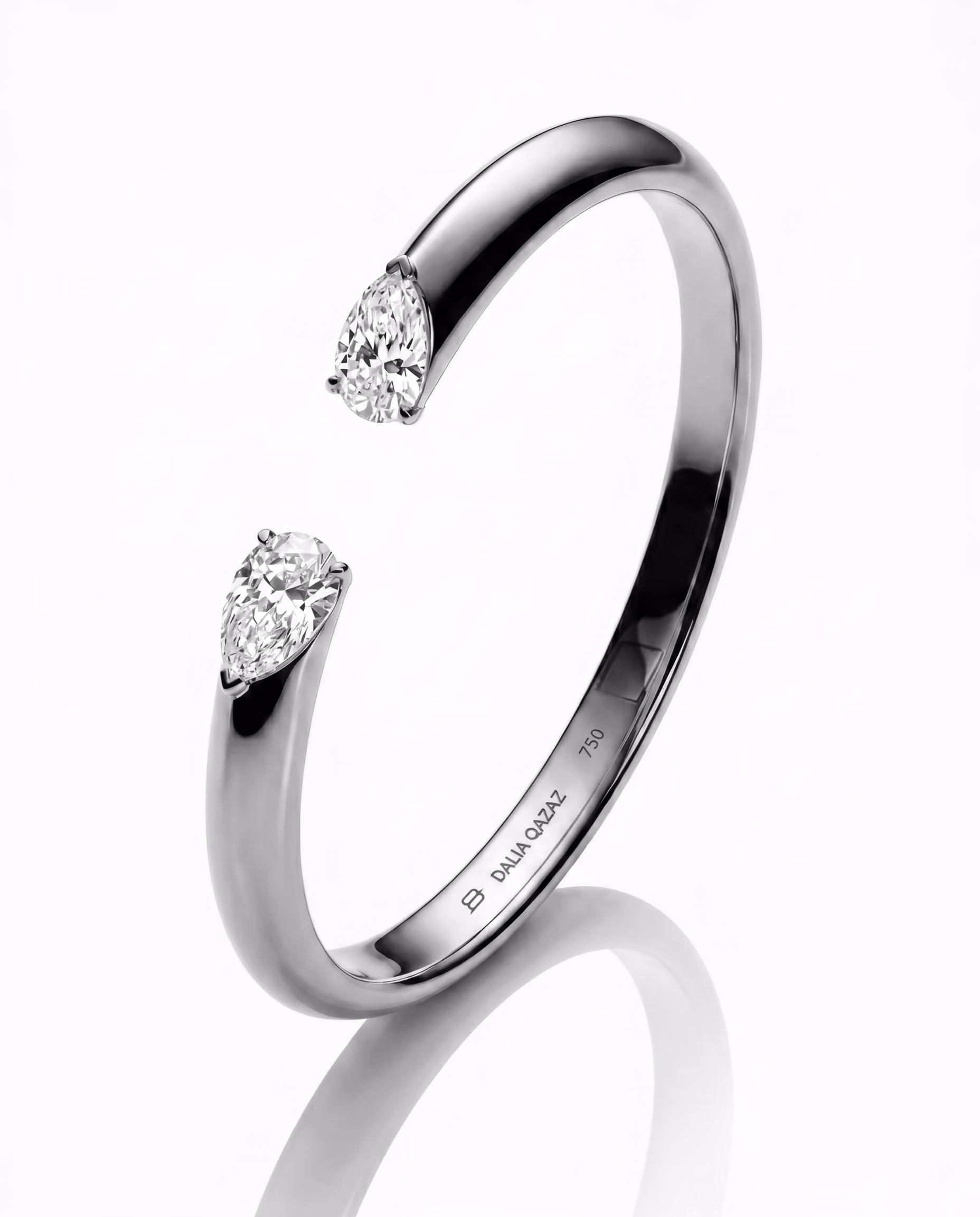 Poire Royale Bangle — White Gold